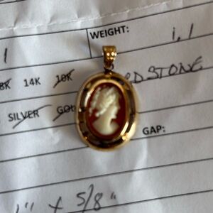 Victorian lady Cameo Pendant